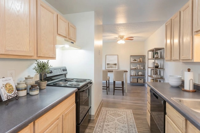 Mountain View Meadows | Vista a la cocina 2 - 2x1