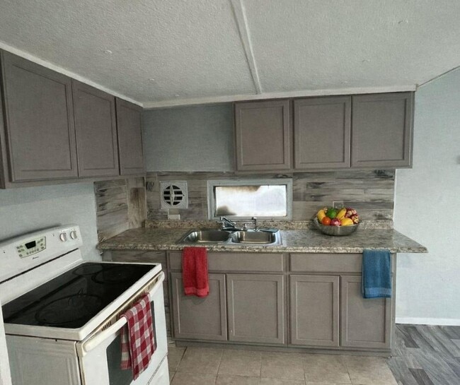 Photo - 108 Southland Ct