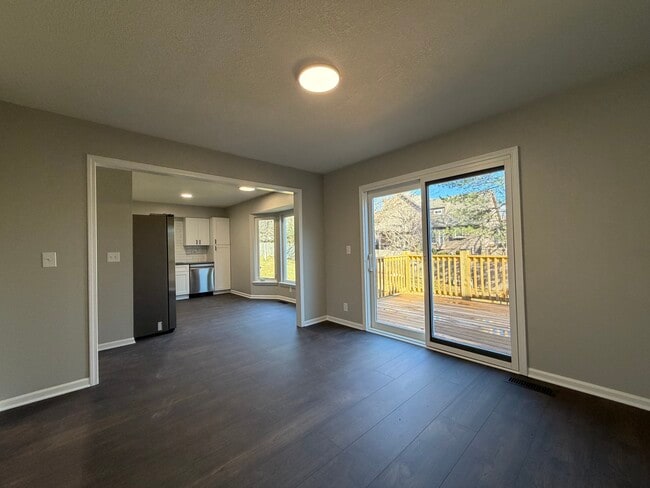 Photo - 11631 Garnett St