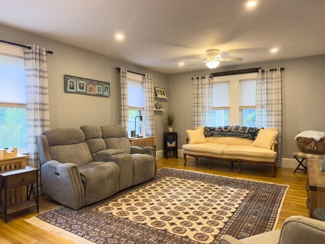 Photo - 38 Leonard St