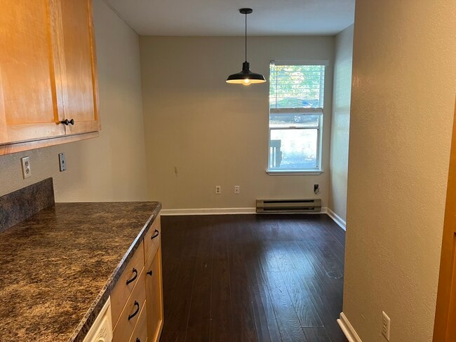 Photo - 500 National Ave N