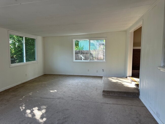 Photo - 4 Bdrm 2 Bath located in Elk Grove Unifed School District