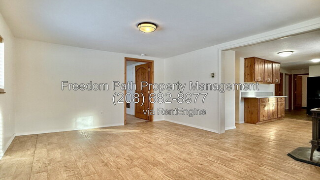 Photo - 120 N Main St