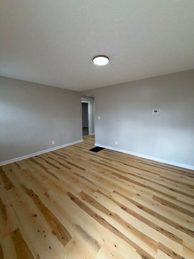 Photo - 3005 Linwood Ave