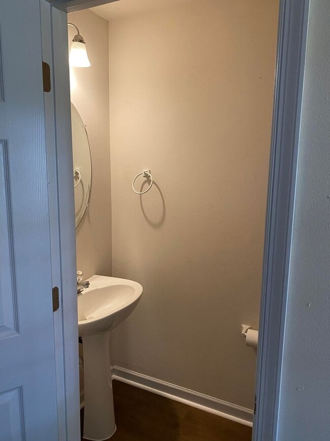 Photo - 3 Bedroom || 2.5 Bathroom - Townhome