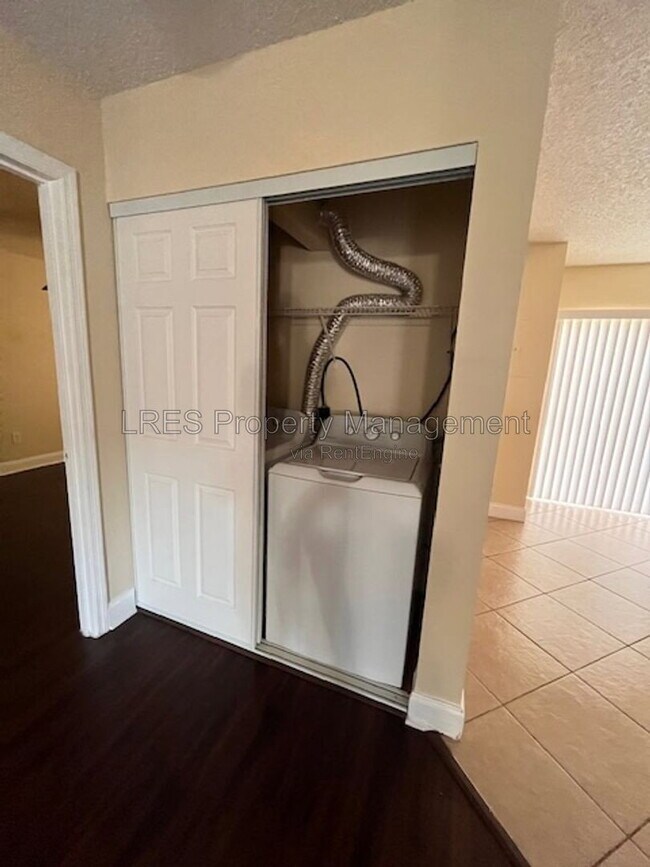Photo - 3651 N Goldenrod Rd Unit Apartment F109