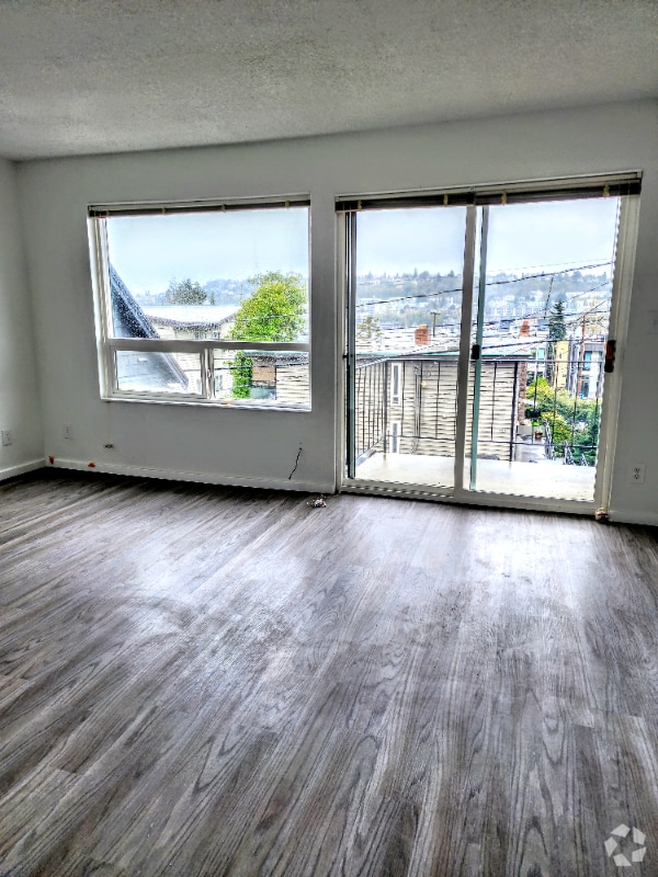 Building Photo - 2235 Yale Ave. E. Unit 102 Rental