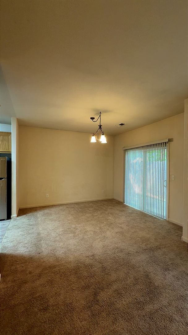 Photo - 689 Gateway Cir