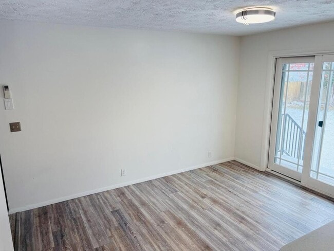 Photo - 1728 Olympia St