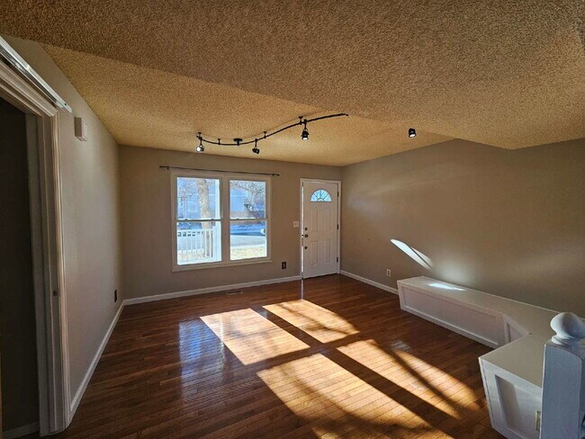 Photo - 150 N Carlton St