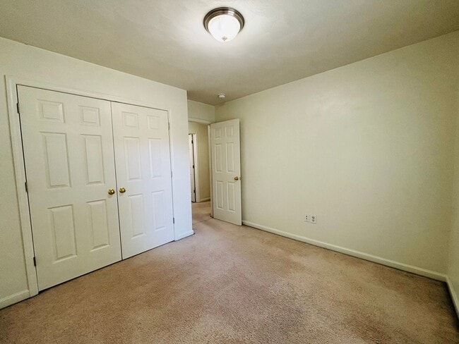Photo - 80 Salem Ln