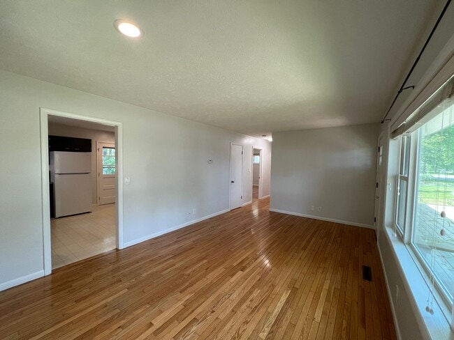 Photo - The Little Bungalow of Your Dreams Near East Bay! 2BR / 1BA Long-Term Rental