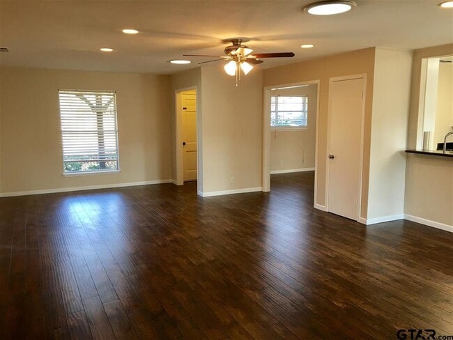 Photo - 1101 Balmoral Dr