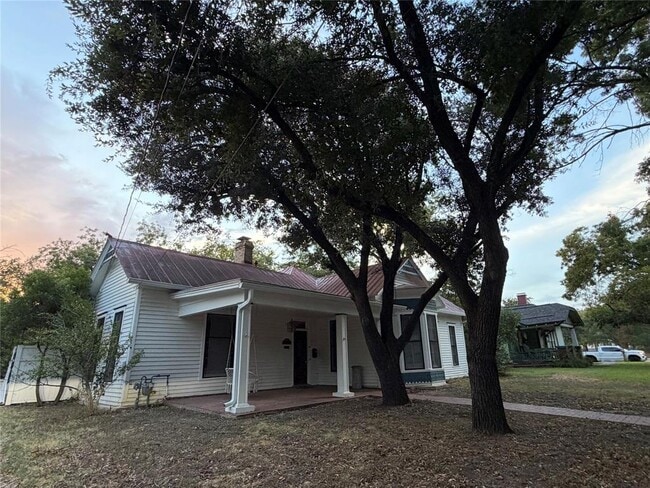 1604 S Austin Ave