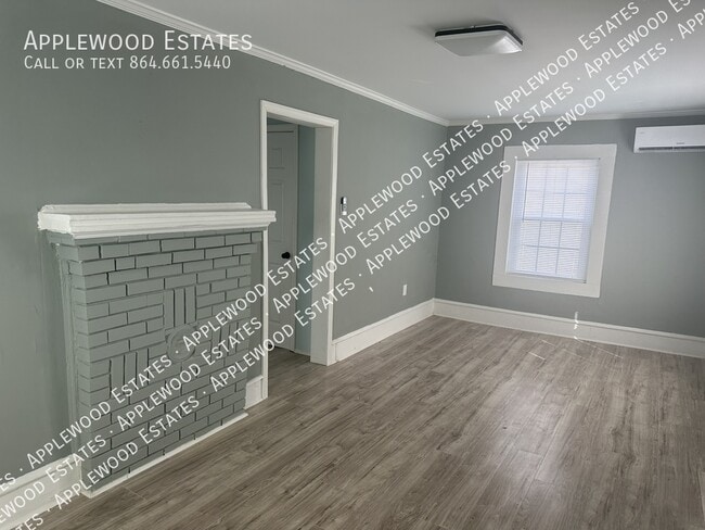 Photo - 105 Cabin St