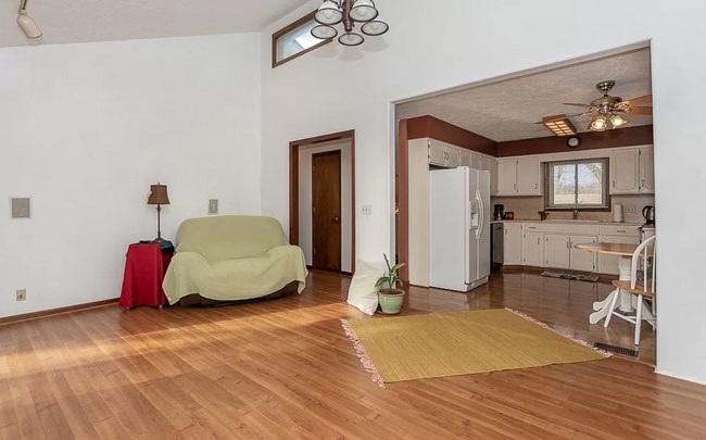 Photo - Spacious 4 Bedroom in Millard!!