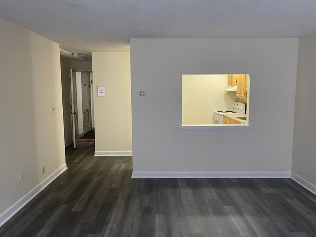 Photo - PACKARS CORNER BU AREA Modern 1 bed with ... Casa