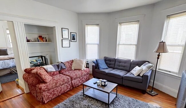 Photo - 162 Kelton St