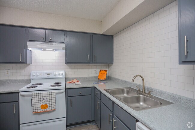 3BR, 2BA - 1070SF - B3