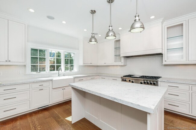 Photo - 151 Milbank Ave Unit APT 4