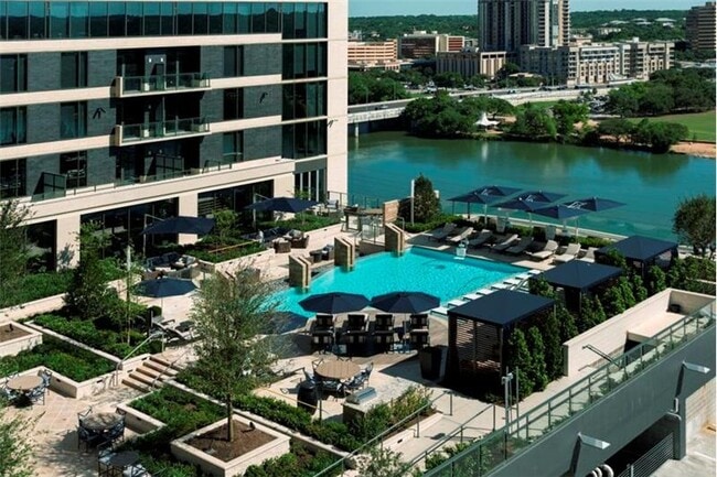 Building Photo - 112 San Antonio St Unit B4-1