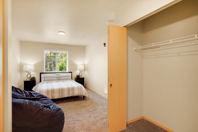 Master Bedroom Double Closet Space - Sky Vue