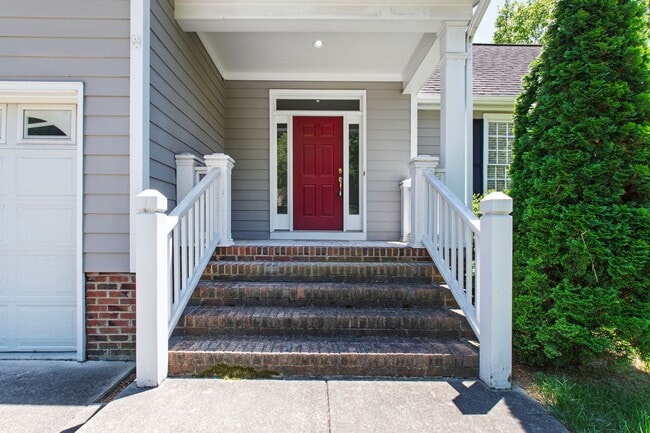Photo - Move-In Ready Gem in Sought-After Dover Ridge!
