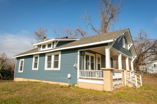 Photo - 414 Rankin St NW