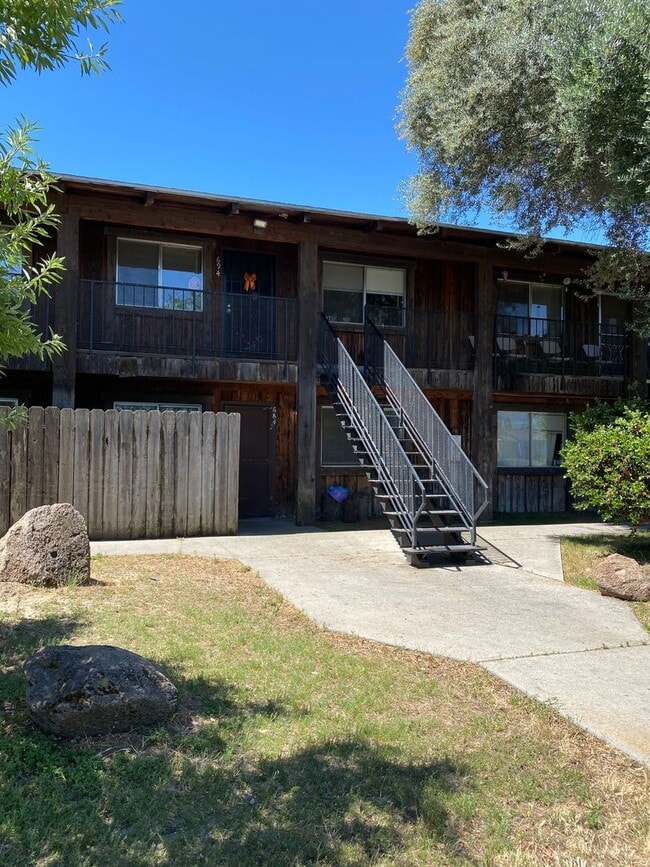 Spacious 2-Bedroom, 1-Bath Apartment in At... - Spacious 2-Bedroom, 1-Bath Apartment in At...
