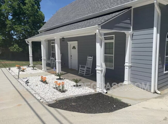 Photo - 217 Orion St