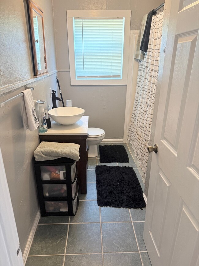 Photo - 5136 Almena Rd