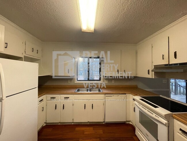 Photo - 307 Fox Tail Dr