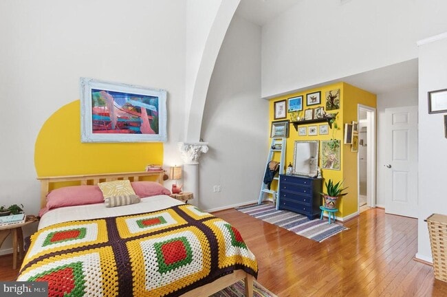 Photo - 122 W Henrietta St