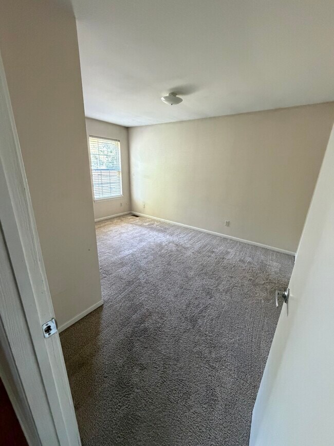 Photo - 3022 N Kenwood Ave