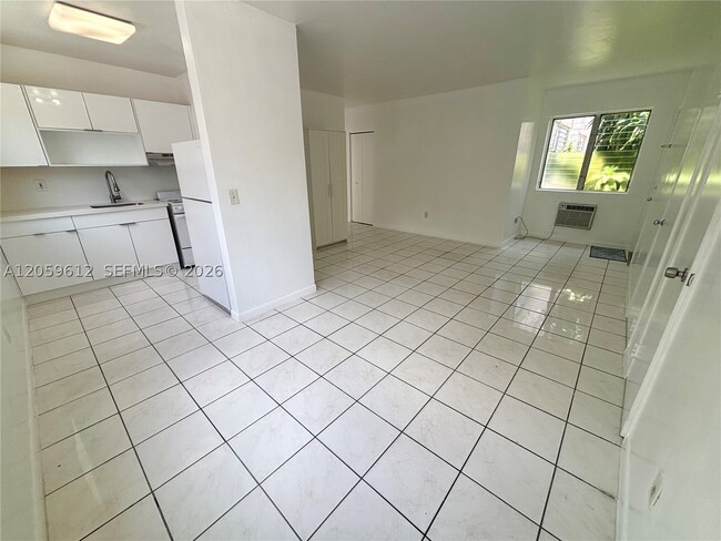 Building Photo - 31 Navarre Ave Unit 9
