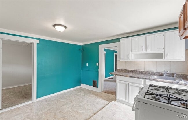 Photo - 505 Carbon St