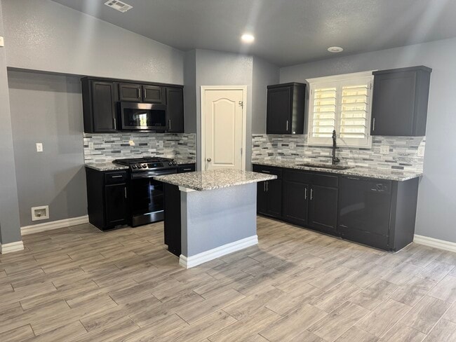 Photo - 14233 Escalera Dr