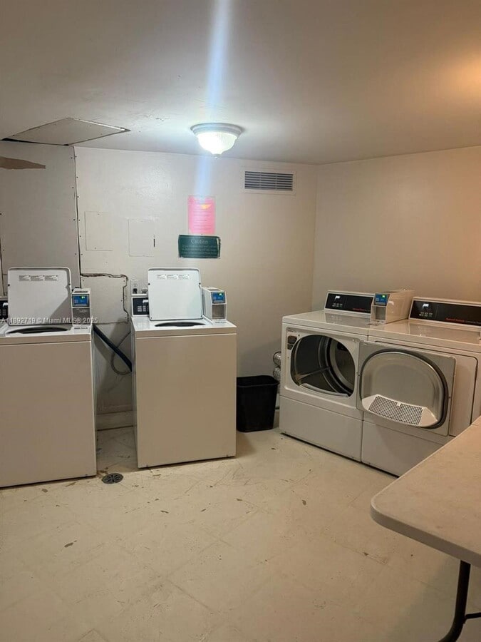 Photo - 2025 NE 164th St Unidad 605
