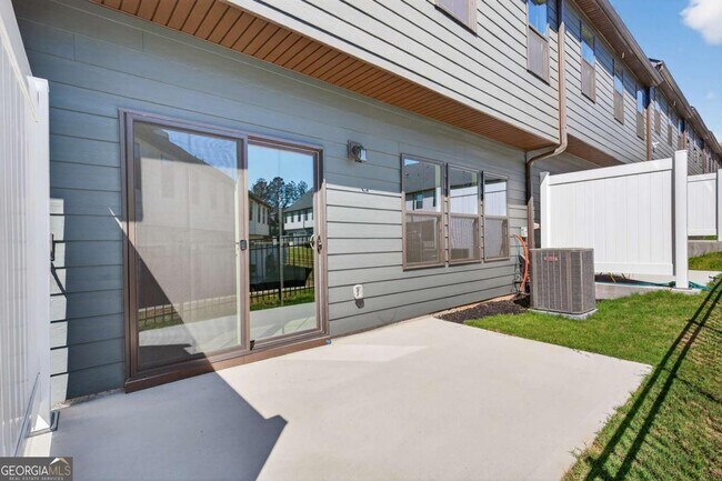 Photo - 325 Enchanted Ct