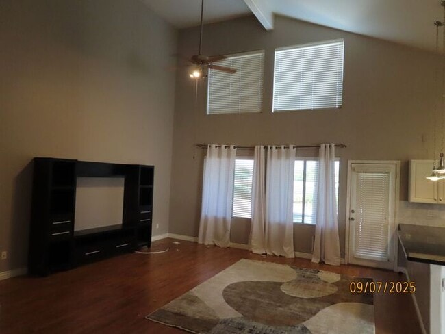 Photo - 4 Bedroom 2.5 Bath w/3 Car Garage in Super...