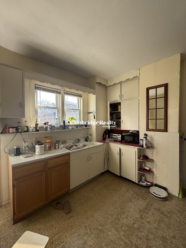 Photo - 32 Oak St Apartments Unit 1A