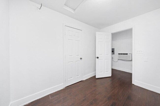 Photo - 1 Bedroom 1 Bath duplex in Roseville!