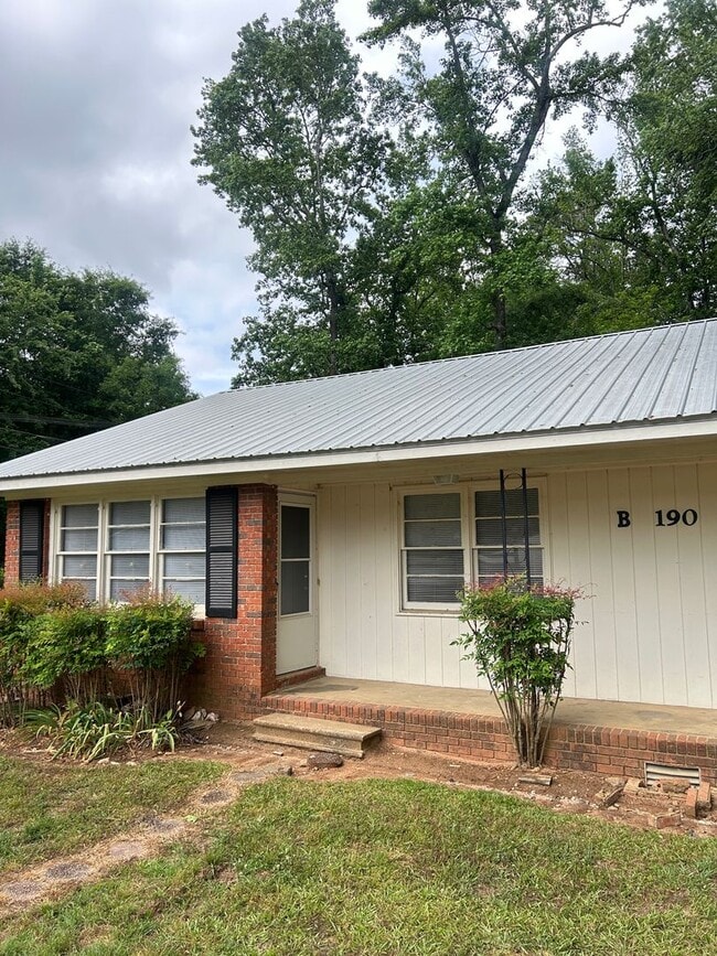 Building Photo - 190 Midway Rd Unit 190-B Midway Rd
