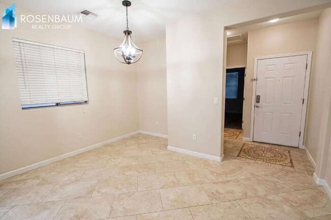 Building Photo - Beautiful 5-beds, 2.5-baths two-story home in the desirable Rancho Marana community!