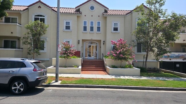 Building Photo - 300 E Providencia Ave Unit 215 Rental