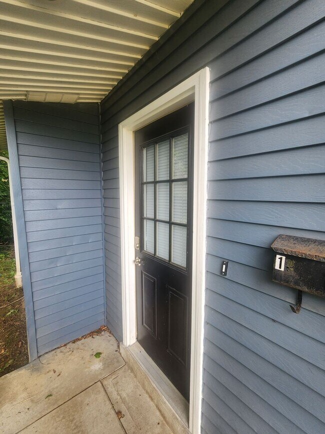 Photo - 1712 State Avenue (Full Service) Unit 1