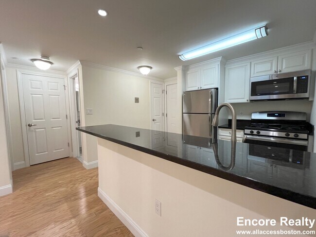 Photo - 12 Chauncy St