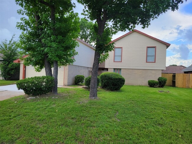 Photo - 12811 Stillington Dr