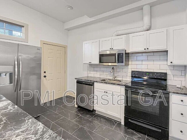 Photo - 316 W 42nd St