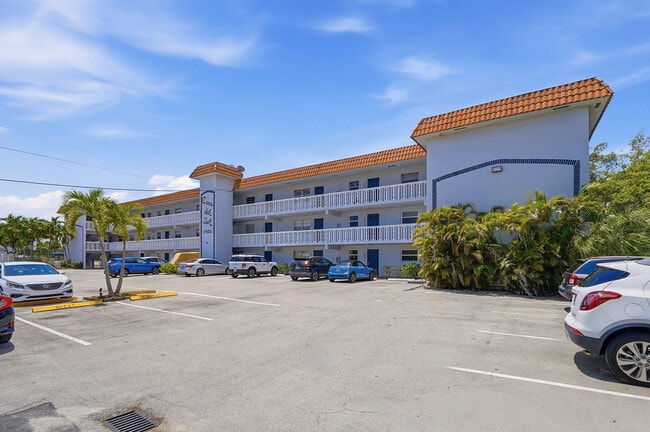 Photo - 1400 NE 57th St Unit 304